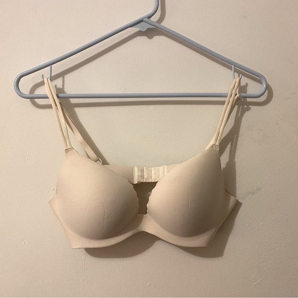 It's Victoria's Secret bra